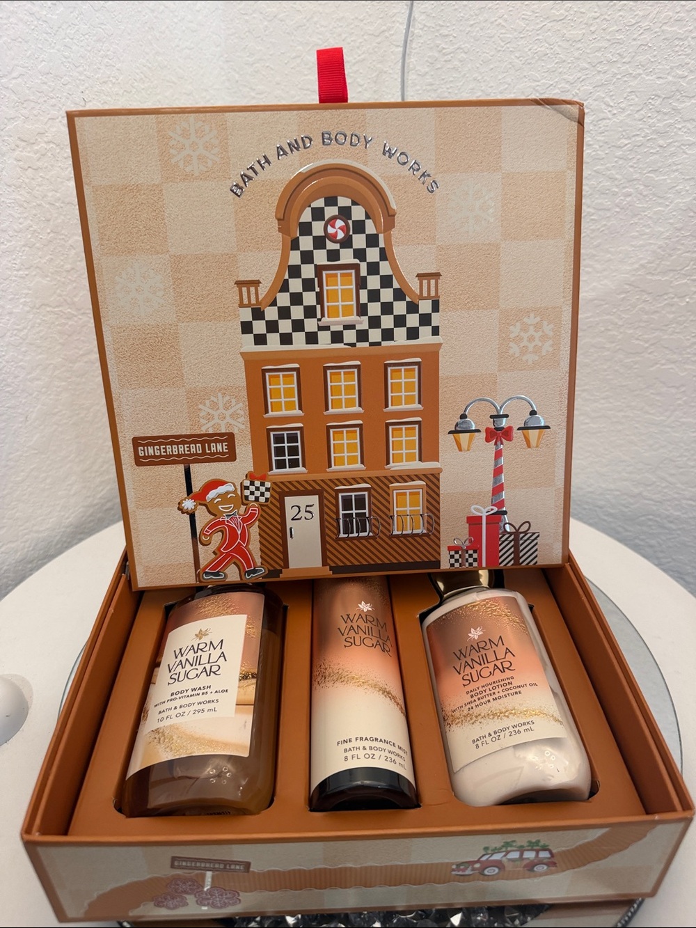 Bath & Body Works Warm Vanilla Sugar Gift Set - Cream, Tan, Gold